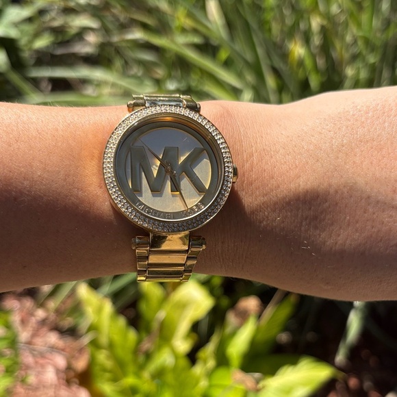 Michael Kors Women’s Parker Gold-Tone Watch MK5784 - Picture 5 of 12